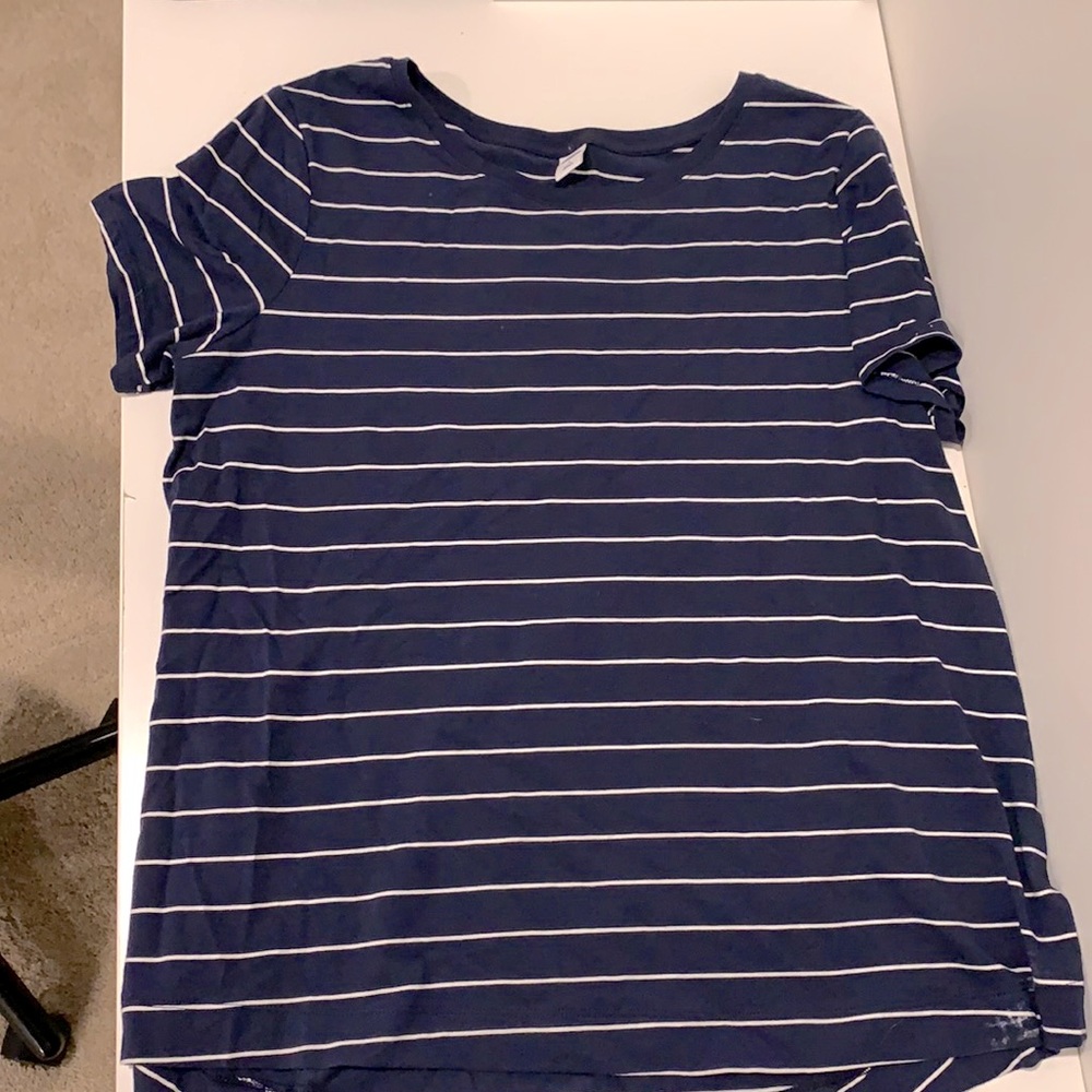Old navy t-shirt